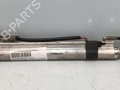 Used Tailgate lift support RENAULT MEGANE II Coupé-Cabriolet (EM0/1_) [2003-2010]  19054713