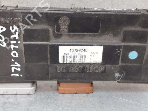 Dør styreenhet FIAT STILO (192_) 1.4 16V (90 hp) 12700997