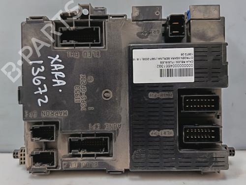 Used Fuse box Fuse box 38509070 38509070