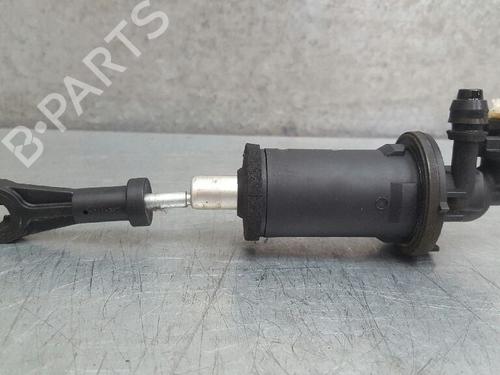 Used Clutch slave cylinder PEUGEOT 407 (6D_) 2.0 (6DRFNB, 6DRFNE) (136 hp) 13975088