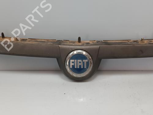 Used Grille LANCIA PHEDRA (179_) 2.0 D Multijet (179.AXL1B, 179.BXL1B) (136 hp) 18642301