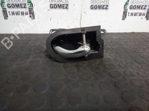 Used Front right interior door handle Front right interior door handle 12811168 12811168