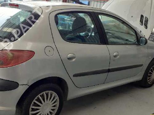 Achsschenkel links vorne PEUGEOT 206 Hatchback (2A/C) 1.1 i | BP12773900M25