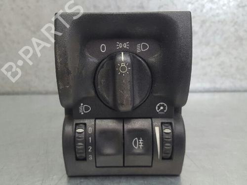 Used Headlight switch OPEL VECTRA B (J96) 1.6 i 16V (F19) (100 hp) 12739743
