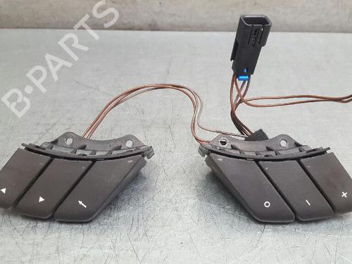 Used Steering wheel controls OPEL MERIVA A MPV (X03) 1.7 CDTI (E75) (125 hp) 12752403