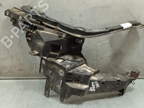 Support de phare gauche NISSAN MURANO I (Z50) 3.5 4x4 (234 hp) 17745190