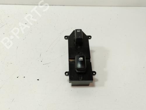Used Right front window switch HYUNDAI SANTA FÉ II (CM) 2.2 CRDi GLS (150 hp) 15411925