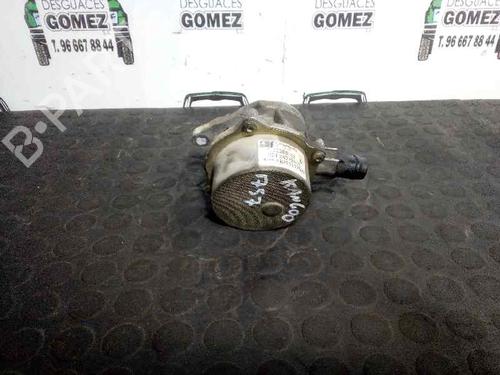 Used Vacuum pump RENAULT KANGOO (KC0/1_) 1.5 dCi (KC08, KC09) (82 hp) 12761051