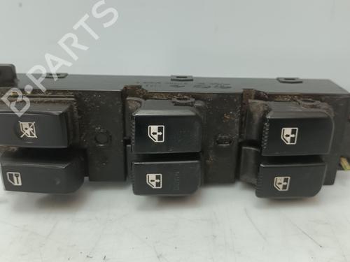 Used Left front window switch HYUNDAI SANTA FÉ II (CM) 2.2 CRDi 4x4 (155 hp) 31156362