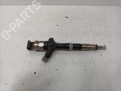 Used Injector TOYOTA AVENSIS Saloon (_T25_) 2.0 D-4D (CDT250_, CDT250R) (116 hp) 17531157