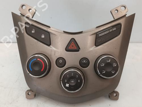 Used Climate control CHEVROLET AVEO Hatchback (T300) 1.3 D (95 hp) 28380131