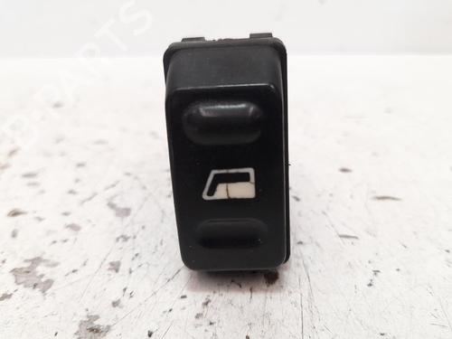 Used Right front window switch Right front window switch CITROËN XSARA (N1) 1.9 TD (90 hp) 12812141 12812141