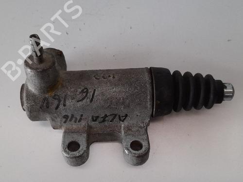 Used Clutch slave cylinder ALFA ROMEO 146 (930_) 1.6 i.e. 16V T.S. (930.B2B, 930.B2C) (120 hp) 13966793