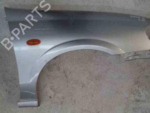 Used Right front fenders NISSAN ALMERA II Hatchback (N16) [2000-2025]  12931385