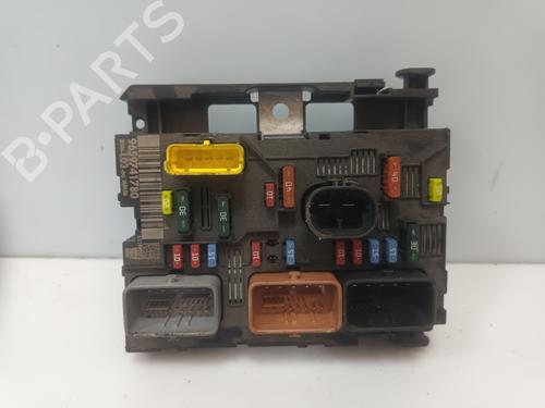 Used Fuse box Fuse box CITROËN C3 I (FC_, FN_) 1.4 i Bivalent (73 hp) 35813640 35813640