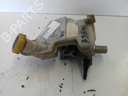 Used Brake master cylinder FORD FIESTA V (JH_, JD_) 1.4 TDCi (68 hp) 12684841