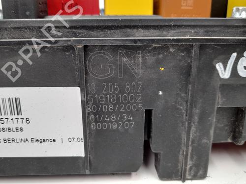 Fuse box OPEL VECTRA C (Z02) 1.9 CDTI (F69) | BP12766842E1 