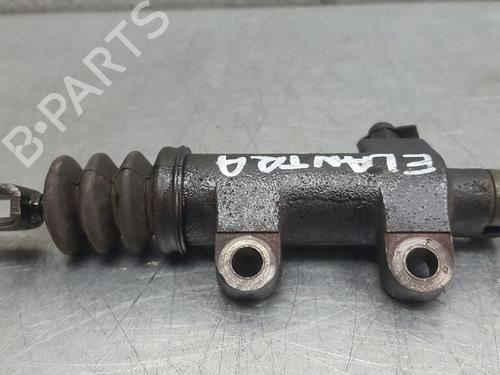 Used Clutch slave cylinder HYUNDAI ELANTRA III (XD) 2.0 CRDi (113 hp) 18245189