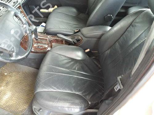 Left front indicator FORD MONDEO I (GBP) 2.0 i 16V | BP12712856C32