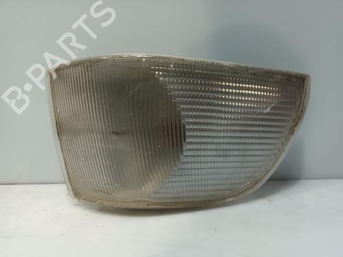 Blinklys fortil højre VOLVO V70 II (285) 2.5 TDI (140 hp) 30884754