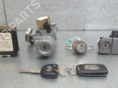 Używane Stacyjka MAZDA MPV II (LW) [1999-2006]  12857786