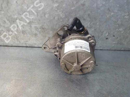 Used Vacuum pump CITROËN XSARA (N1) 1.9 TD (90 hp) 12711535