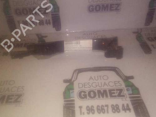 Used Front left exterior door handle MERCEDES-BENZ C-CLASS (W203) C 180 Kompressor (203.046) (143 hp) 12796872