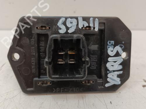 Used Heater resistor TOYOTA YARIS VERSO (_P2_) 1.3 (NCP20_, NCP22_, NCP20R, NCP22R) (86 hp) 17718945