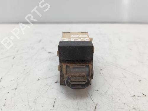 Used Right front window switch JEEP CHEROKEE (KJ) 2.8 CRD 4x4 (150 hp) 25625490