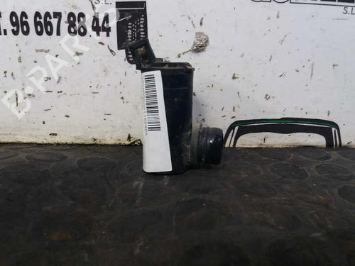 Used Washer pump MAZDA 626 V Station Wagon (GW) 2.0 (GWEW) (116 hp) 13967864