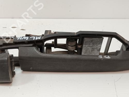 Used Front right exterior door handle MERCEDES-BENZ M-CLASS (W163) ML 270 CDI (163.113) (163 hp) 14245433