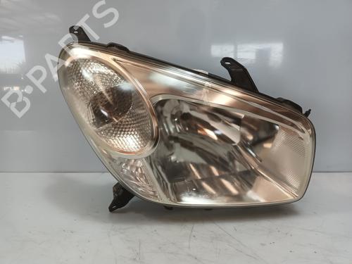 Used Right headlight TOYOTA RAV 4 II (_A2_) 2.0 D 4WD (CLA20_, CLA21_, CLA20R, CLA21R) (116 hp) 28420426