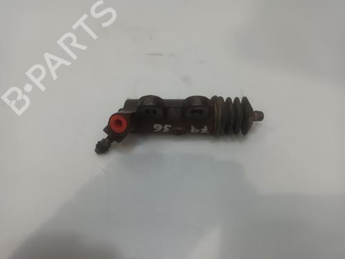 Clutch slave cylinder TOYOTA AVENSIS Saloon (_T25_) 2.2 D-4D (ADT251_, ADT251R) | BP31826929M113