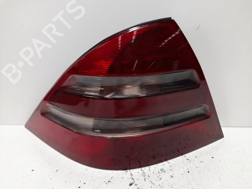 Achterlicht links MERCEDES-BENZ S-CLASS (W220) S 320 CDI (220.026, 220.126) (197 hp) 084401920L | 084401920L |