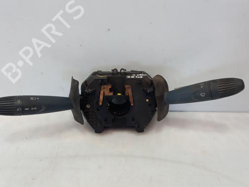 Używane Przełącznik świateł FIAT DOBLO MPV (119_, 223_) 1.9 D (223AXB1A) (63 hp) 12804289