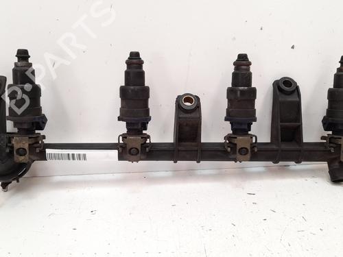Used Injection rail RENAULT MEGANE I (BA0/1_) 1.6 e (BA0F, BA0S) (90 hp) 12784598
