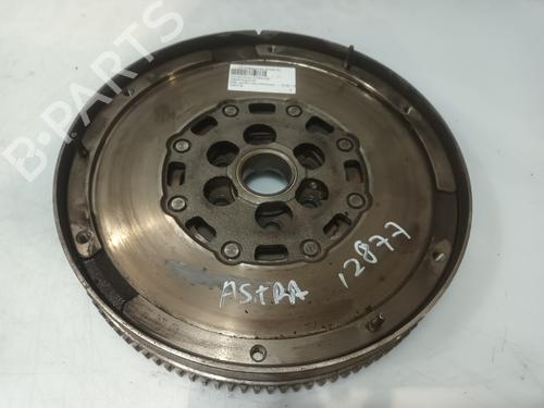 Used Flywheel OPEL ASTRA H TwinTop (A04) [2005-2010]  30909072