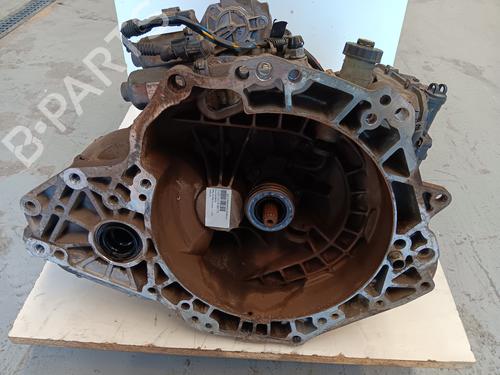 Used Gearbox OPEL CORSA C (X01) [2000-2009]  25375458