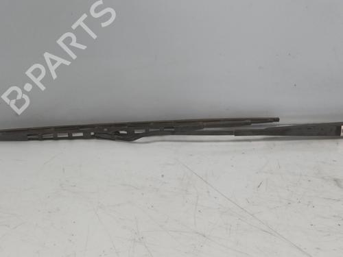 Used Front windshield wiper arm CHRYSLER VOYAGER IV (RG, RS) [1999-2008]  28376130