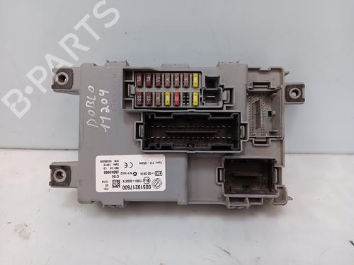Używane Skrzynka bezpieczników FIAT DOBLO Platform/Chassis (263_) 1.3 D Multijet (90 hp) 28215887