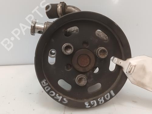 Pompe de direction assistée SKODA SUPERB I (3U4) 1.9 TDI (115 hp) 28477460