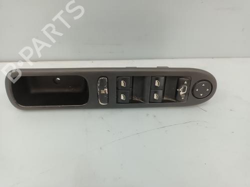 Used Left front window switch PEUGEOT 307 Break (3E) [2002-2009]  27271939