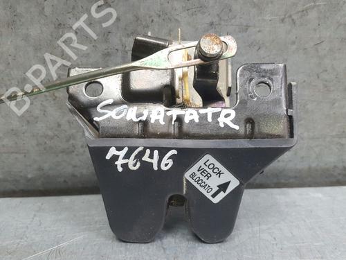Used Tailgate lock HYUNDAI SONATA IV (EF) 2.5 V6 24V (160 hp) 12752170