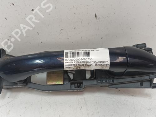 Used Front right exterior door handle MERCEDES-BENZ E-CLASS (W211) E 220 CDI (211.006) (150 hp) 16886961