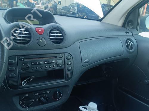 Headlight switch CITROËN C2 (JM_) 1.4 HDi | BP32423224I24