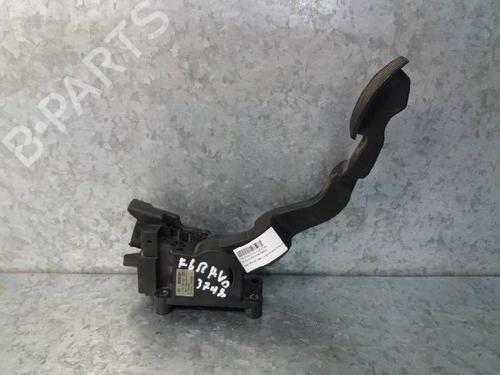 Used Pedal FIAT BRAVO II (198_) 1.9 D Multijet (198AXB1A) (120 hp) 12698225