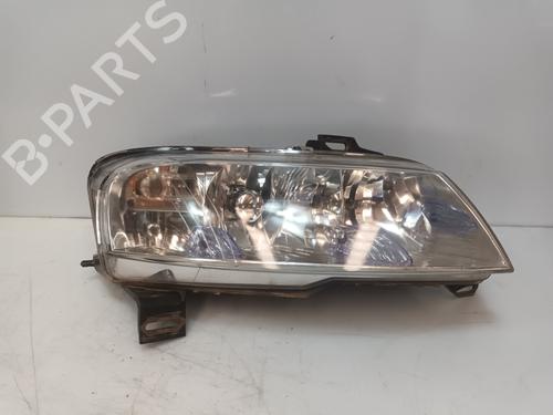 Phare droit FIAT STILO (192_) 1.6 16V (192_XB1A) (103 hp) 28195885