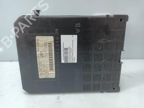 Used Fuse box CITROËN C5 I (DC_) [2001-2005]  21129062