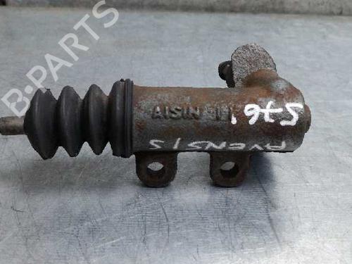Used Clutch slave cylinder TOYOTA AVENSIS (_T22_) 1.8 i (AT221_, AT221R) (110 hp) 13972374