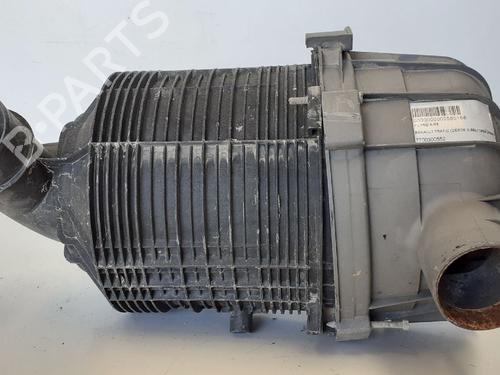 Used Air filter box RENAULT TRAFIC Van (T_, P_, V_) [1989-2002]  13977745